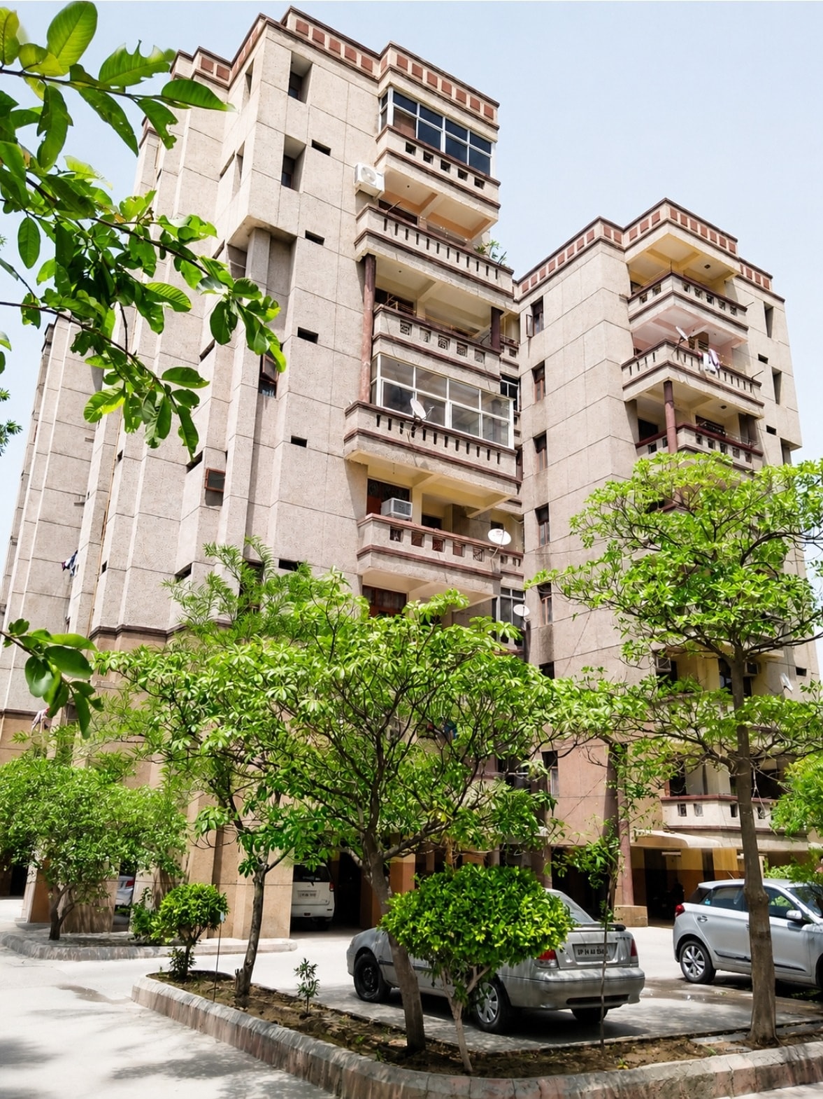 KW Engineers Park residential towers over the landscaped central lawn