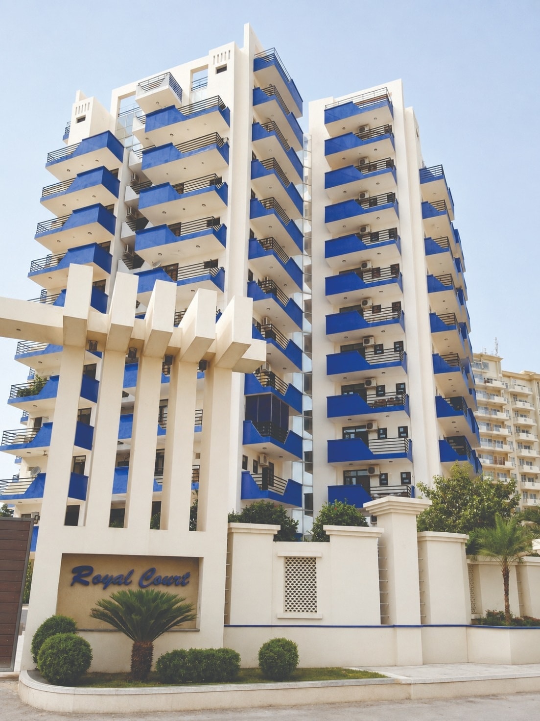 Royal Court low-density community and landscape